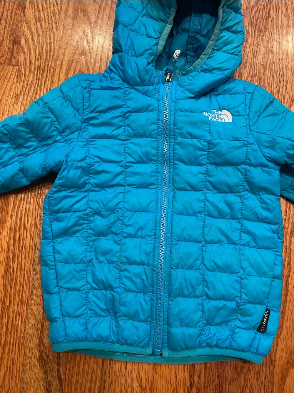 The North Face Kids Blue Hooded Puffer Jacket - Picture 2 of 9